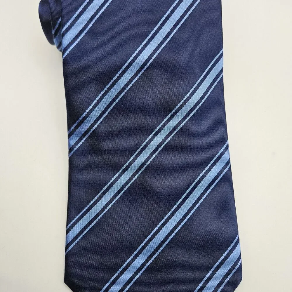 Banana Republic Blue Stripe 100% Silk Tie Career Work Wedding Repp 59x3.75